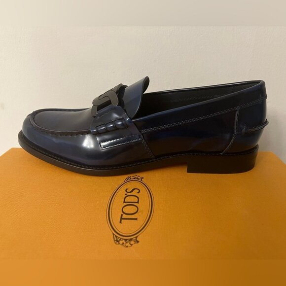 NIB Tods ‘Kate’ Chain Baltic Blue Patina Moccasin Loafers 8EU/9US $895.00 *2024*